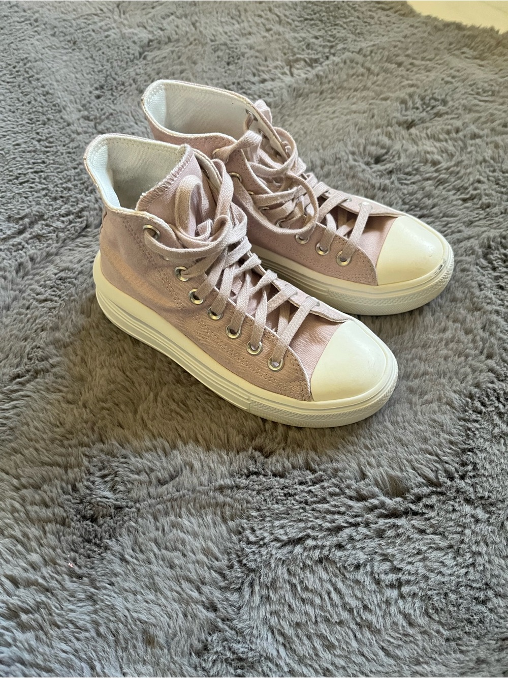 Converse High-Top Sneakers in Dusty Pink and White
